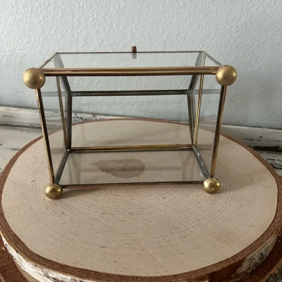 Vintage DISPLAY CASE BOX GLASS & BRASS KeepSake Curio Terrarium Hinge Lid Footed - Picture 6 of 9